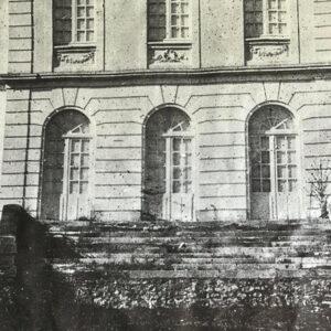 A photo of the Chateau, focus on the stairs.